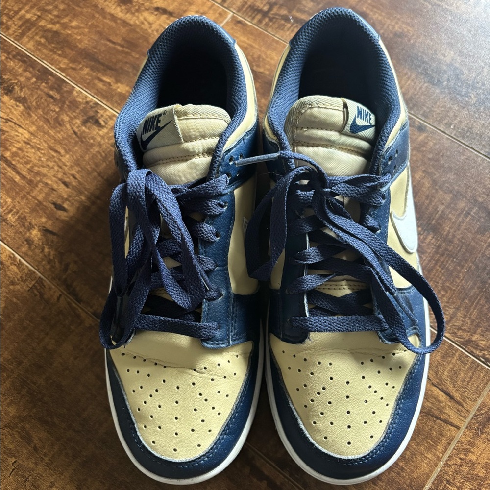 Nike Men's/ women’s Navy and Beige Sneakers